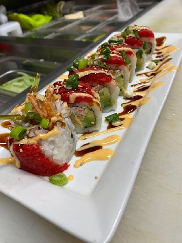 Red Dragon Roll (10pcs).