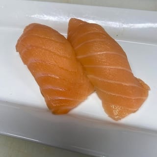 Salmon Nigiri 2pcs