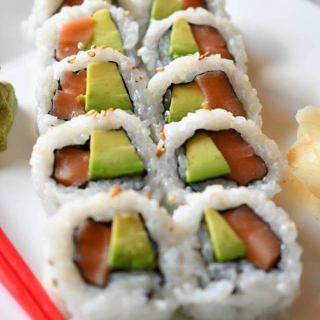 5. Salmon Avocado Roll (10pcs).