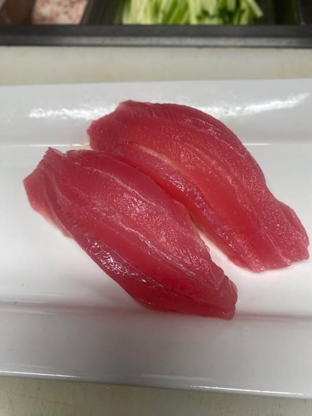 Tuna Nigiri 2pcs.
