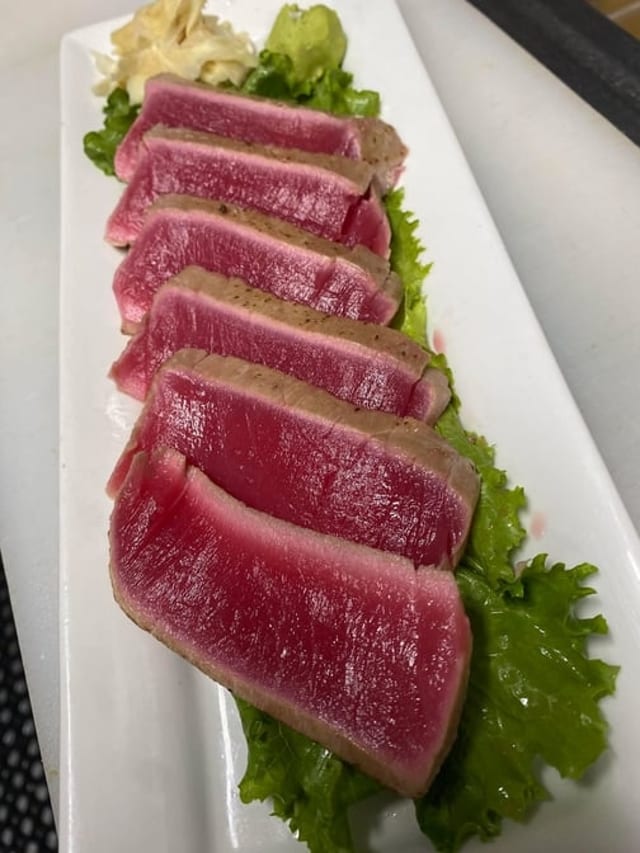 Seared Tuna Sashimi 6pcs.