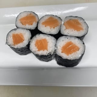 Salmon Roll 6pcs
